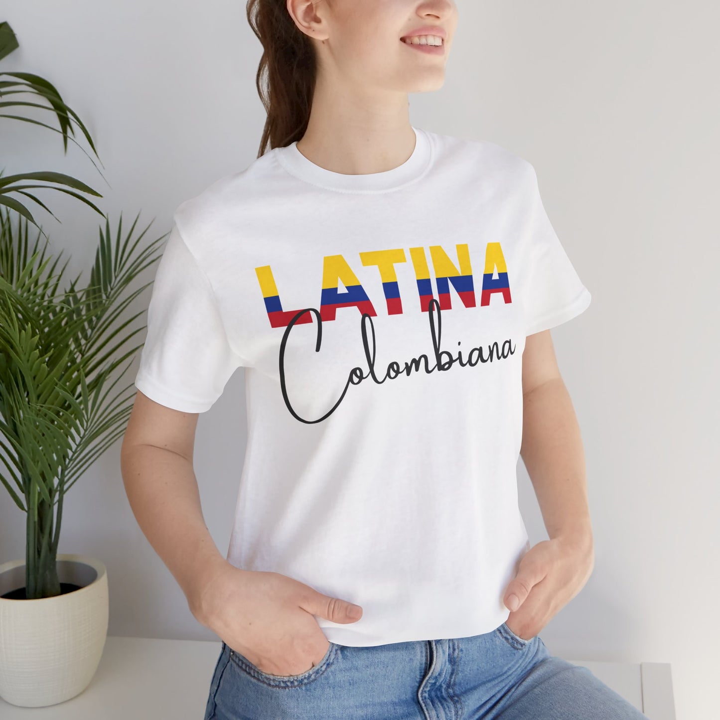 Latina Colombiana, Shirt