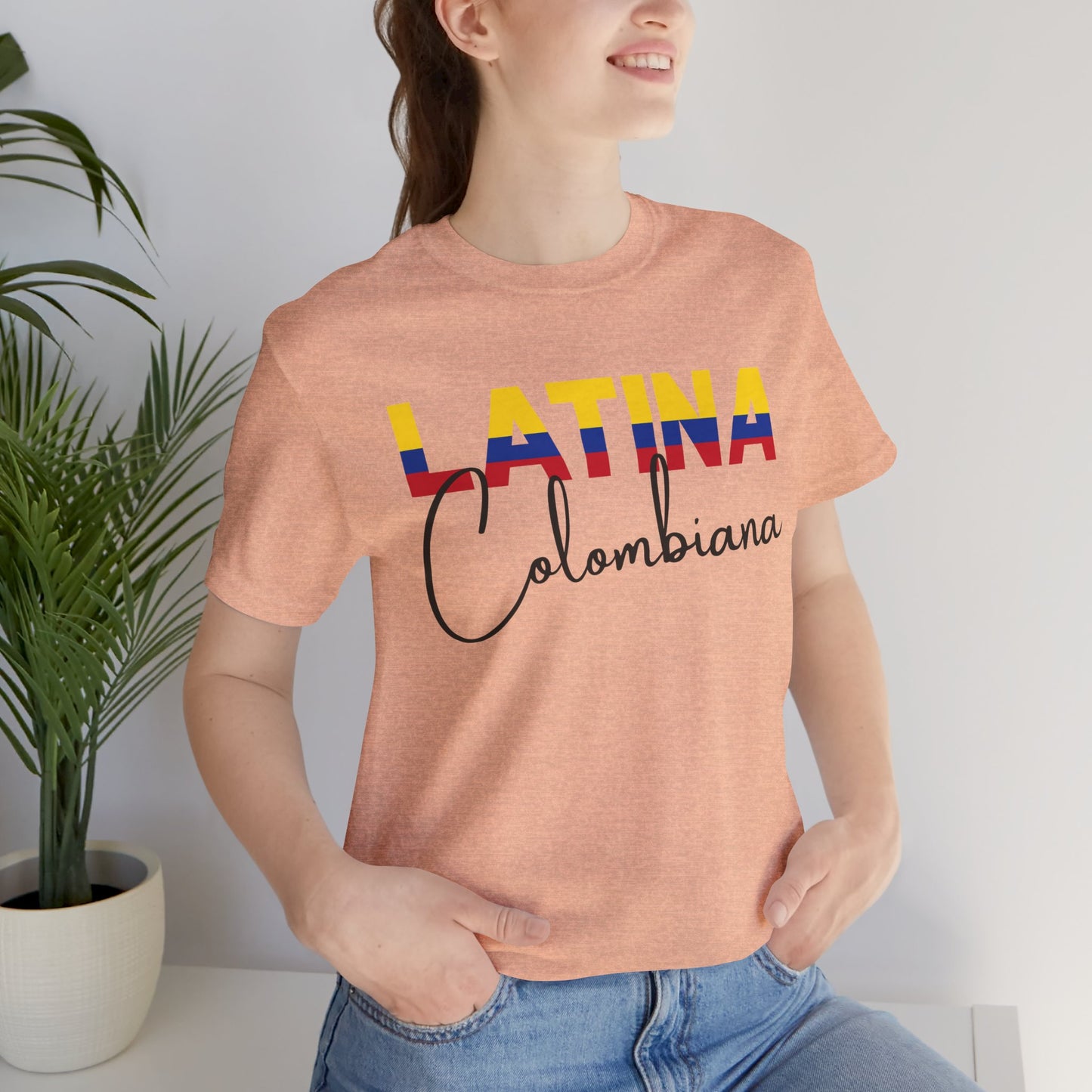 Latina Colombiana, Shirt