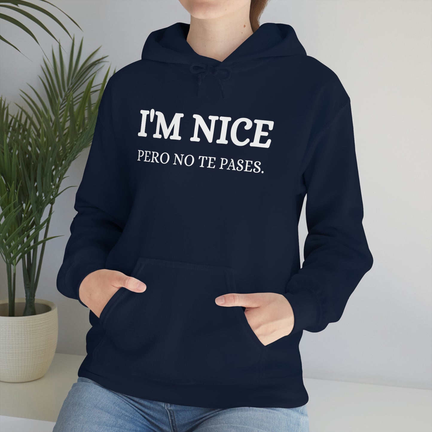 I'm Nice Pero, Hoodie in White Font