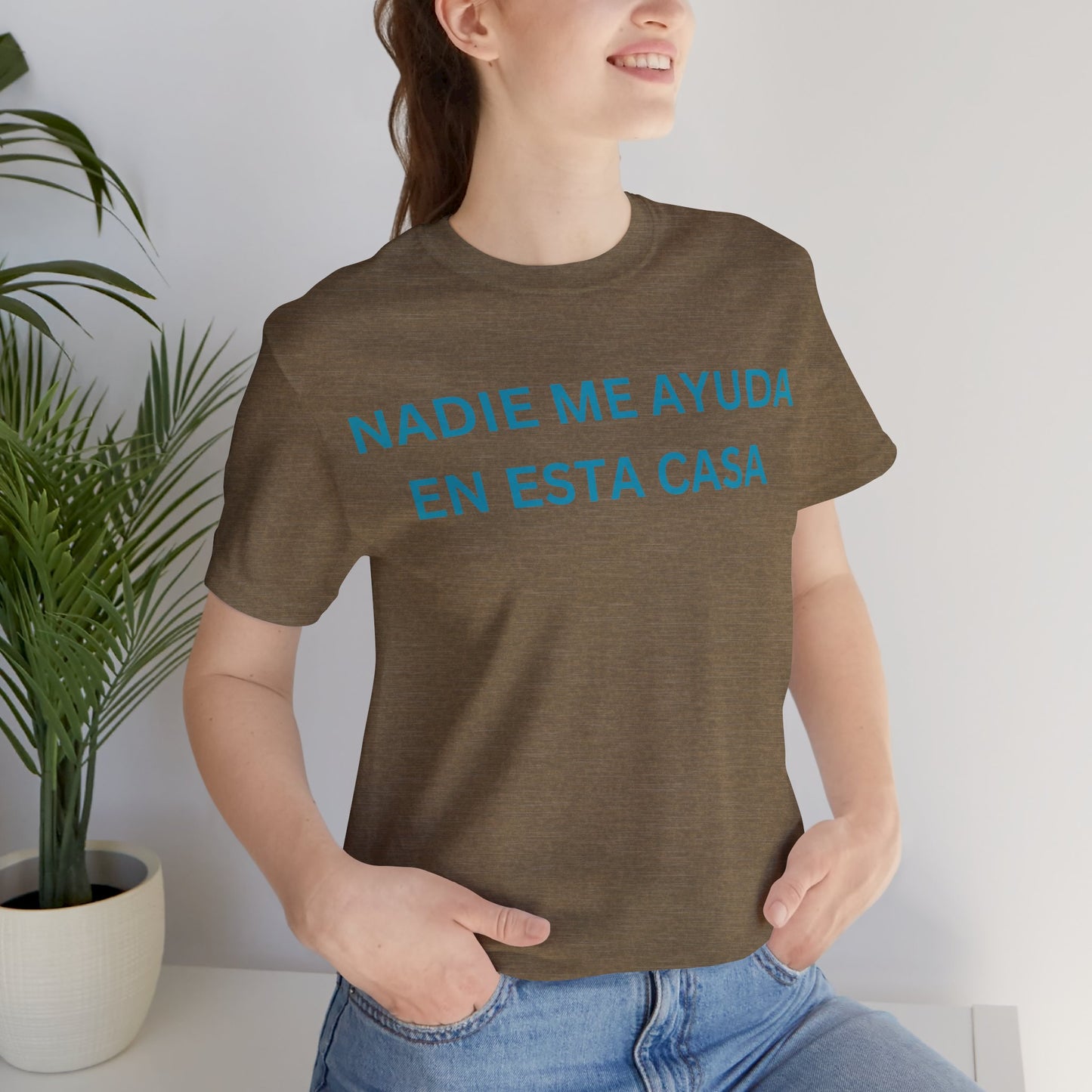 Nadie Me Ayuda, Shirt