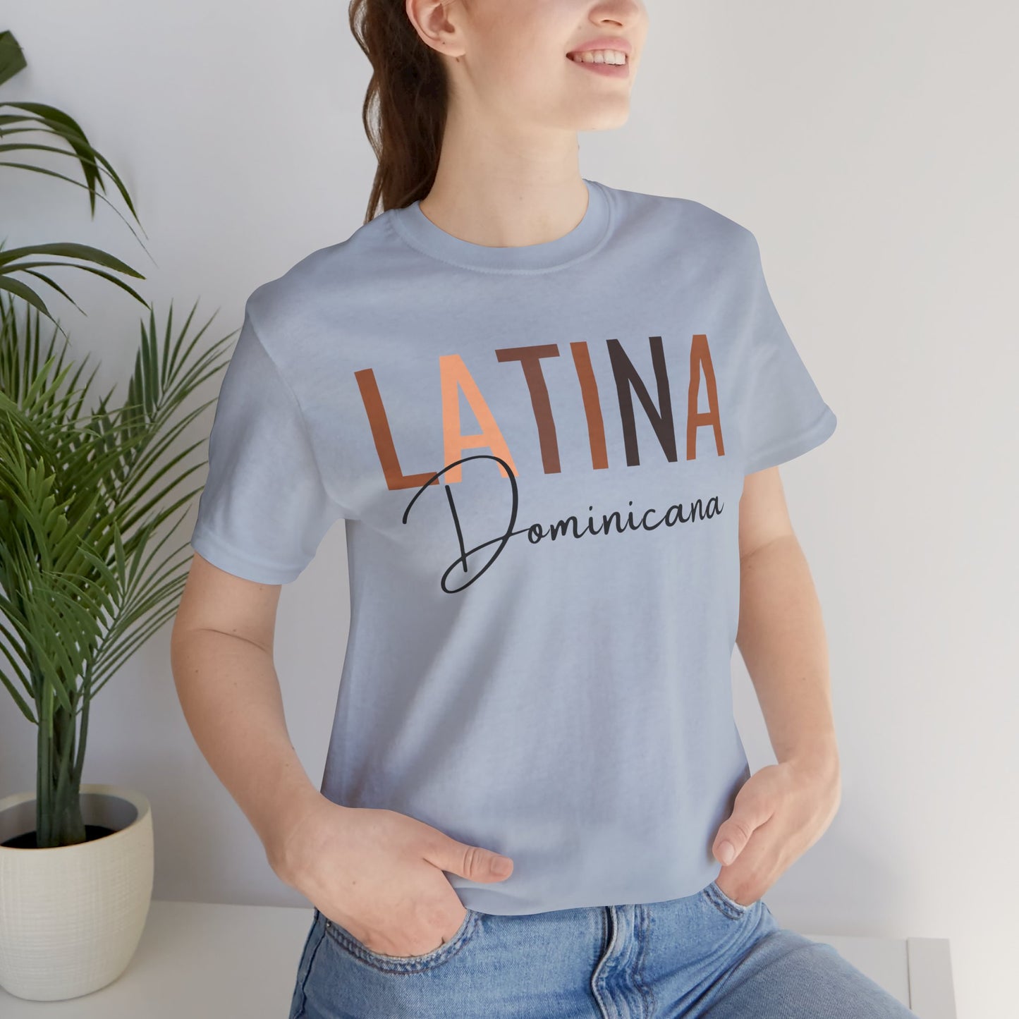 Latina Dominicana, Shirt