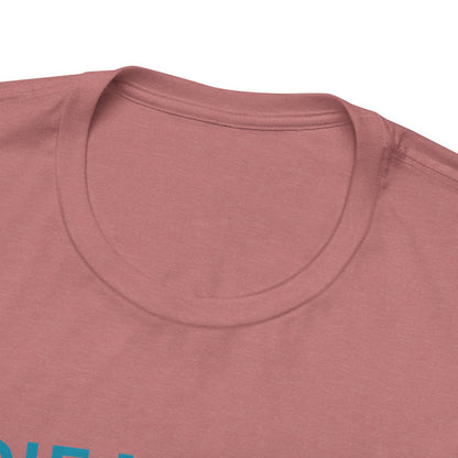 Nadie Me Ayuda, Shirt