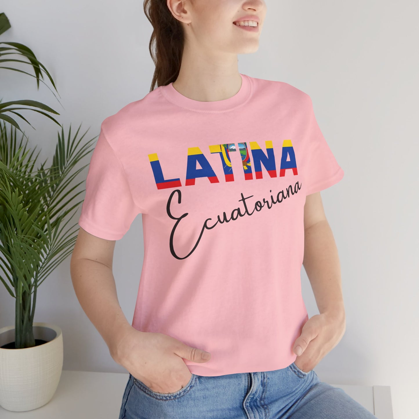 Latina Ecuatoriana, Shirt