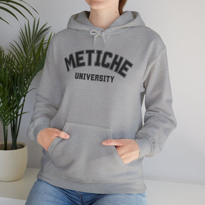 Metiche University, Hoodie