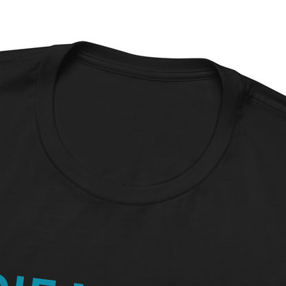 Nadie Me Ayuda, Shirt