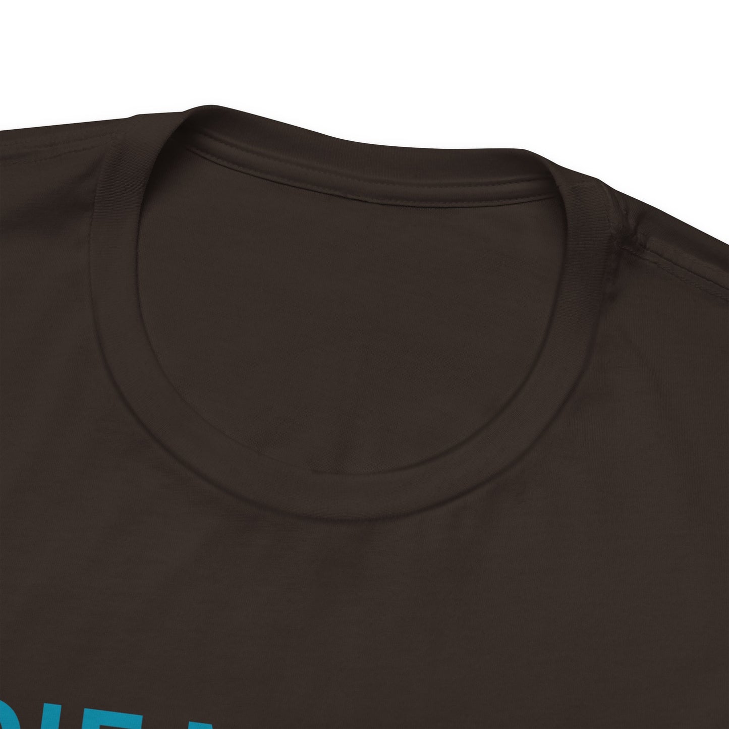 Nadie Me Ayuda, Shirt