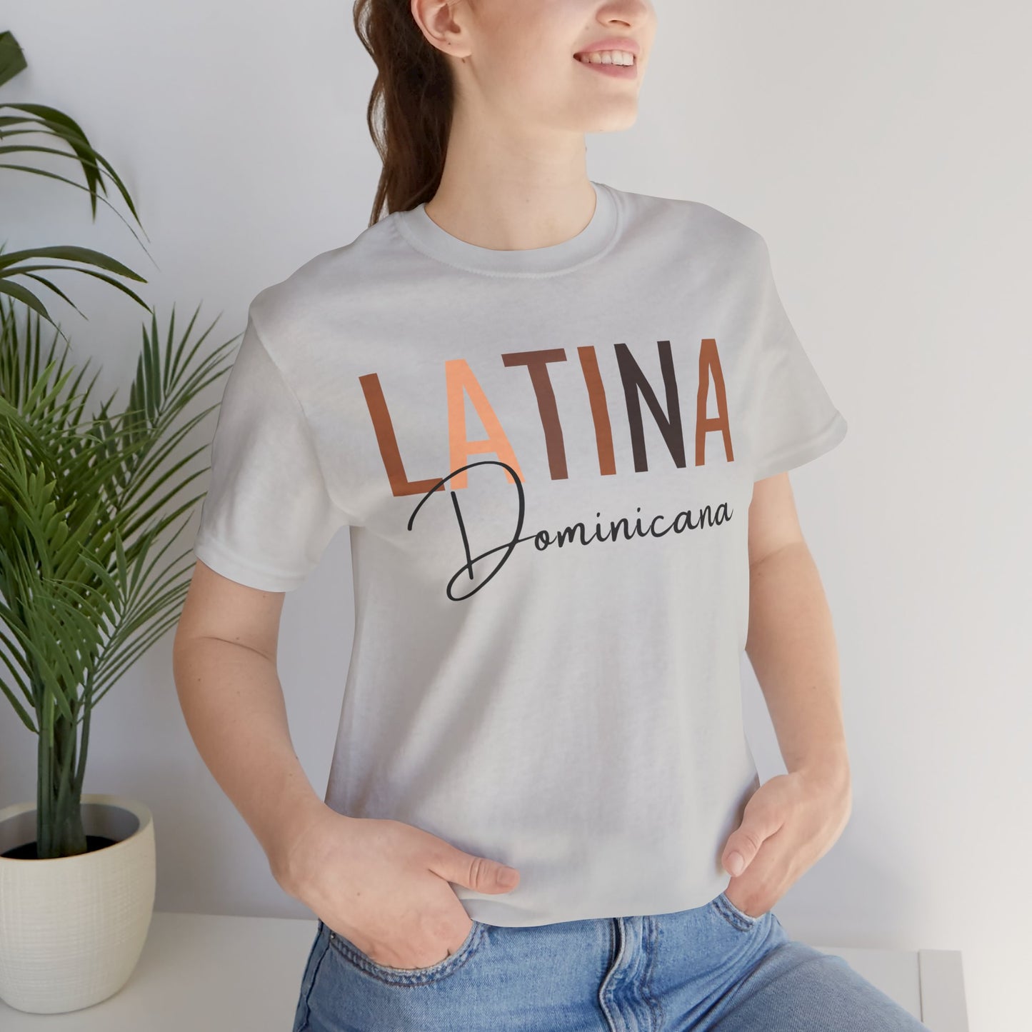 Latina Dominicana, Shirt