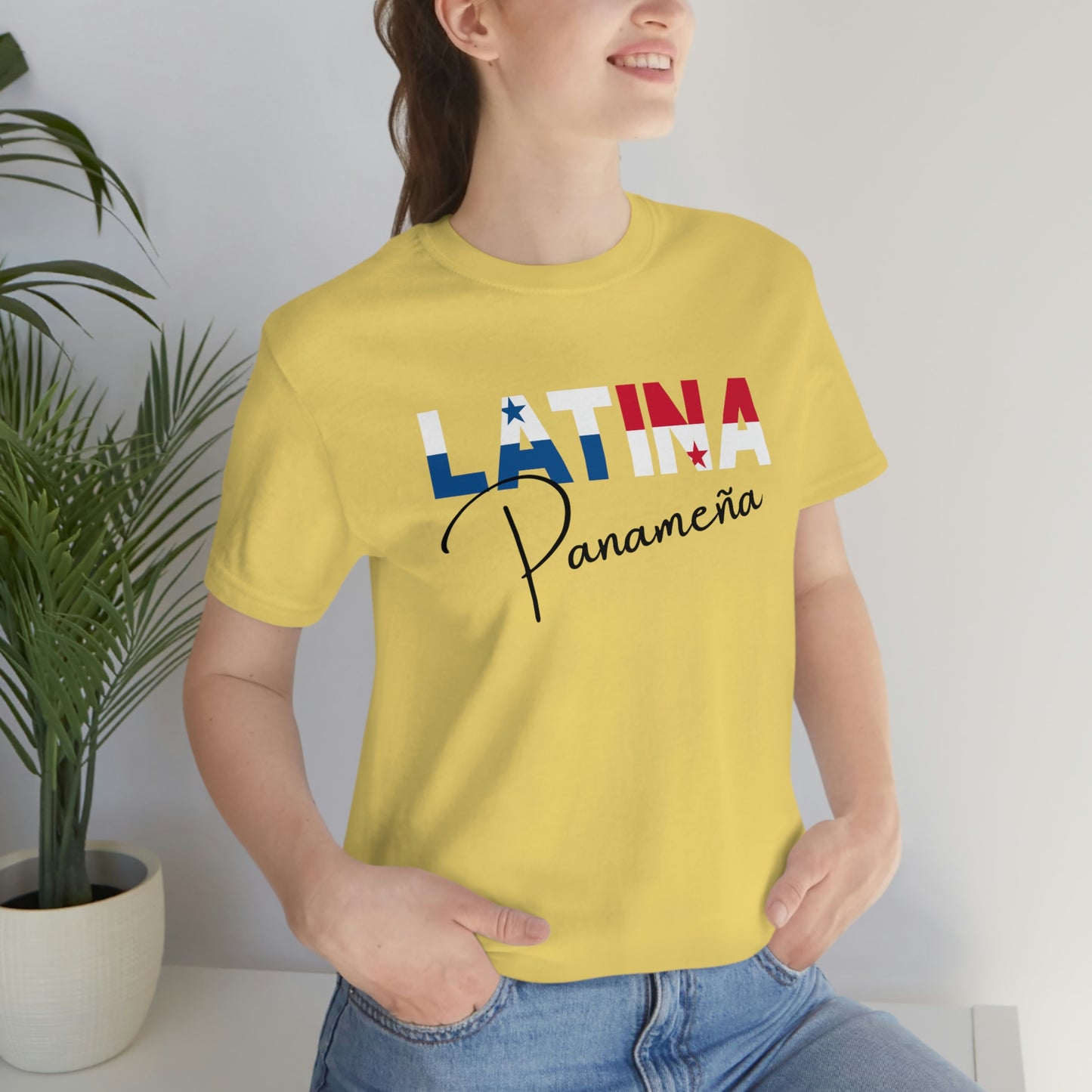 Latina Panameña, Shirt