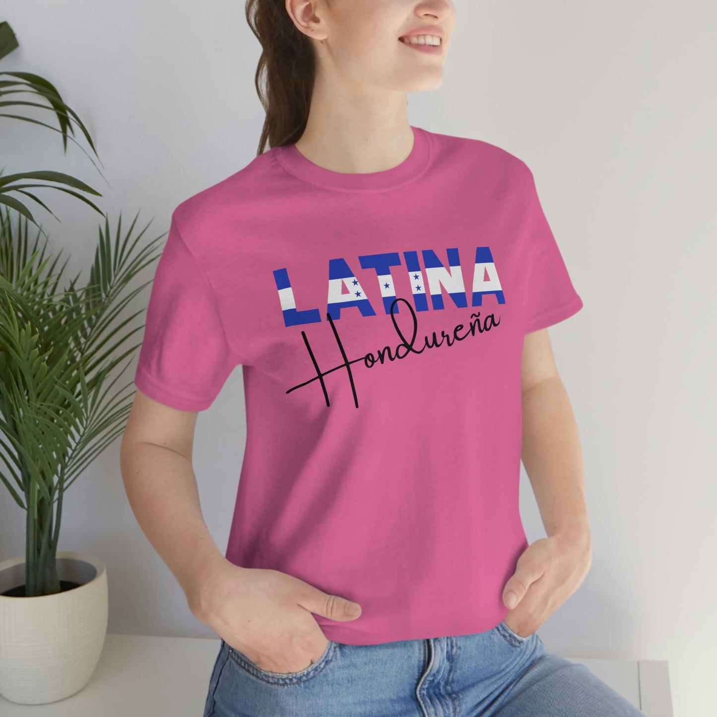 Latina Hondureña, Shirt