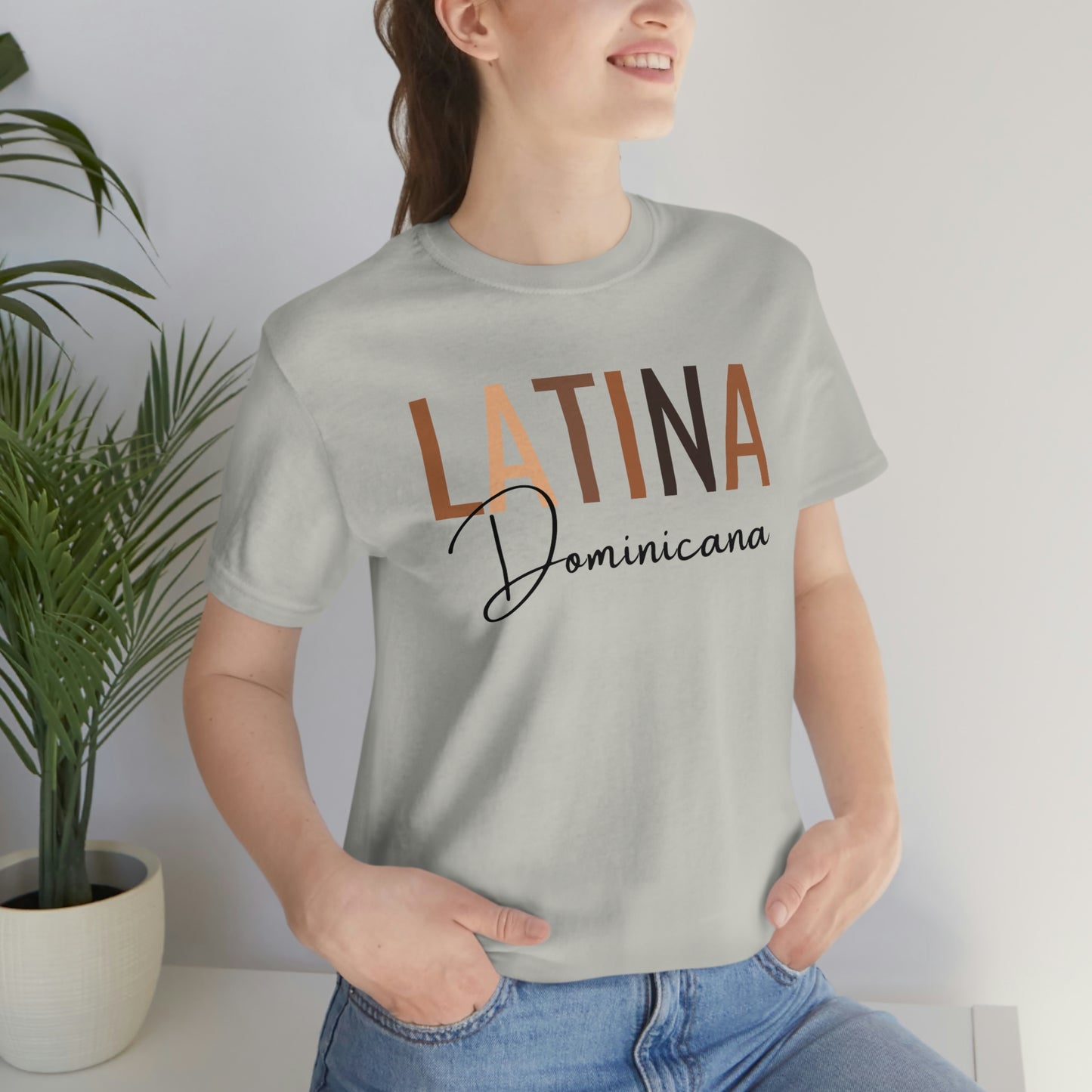 Latina Dominicana, Shirt