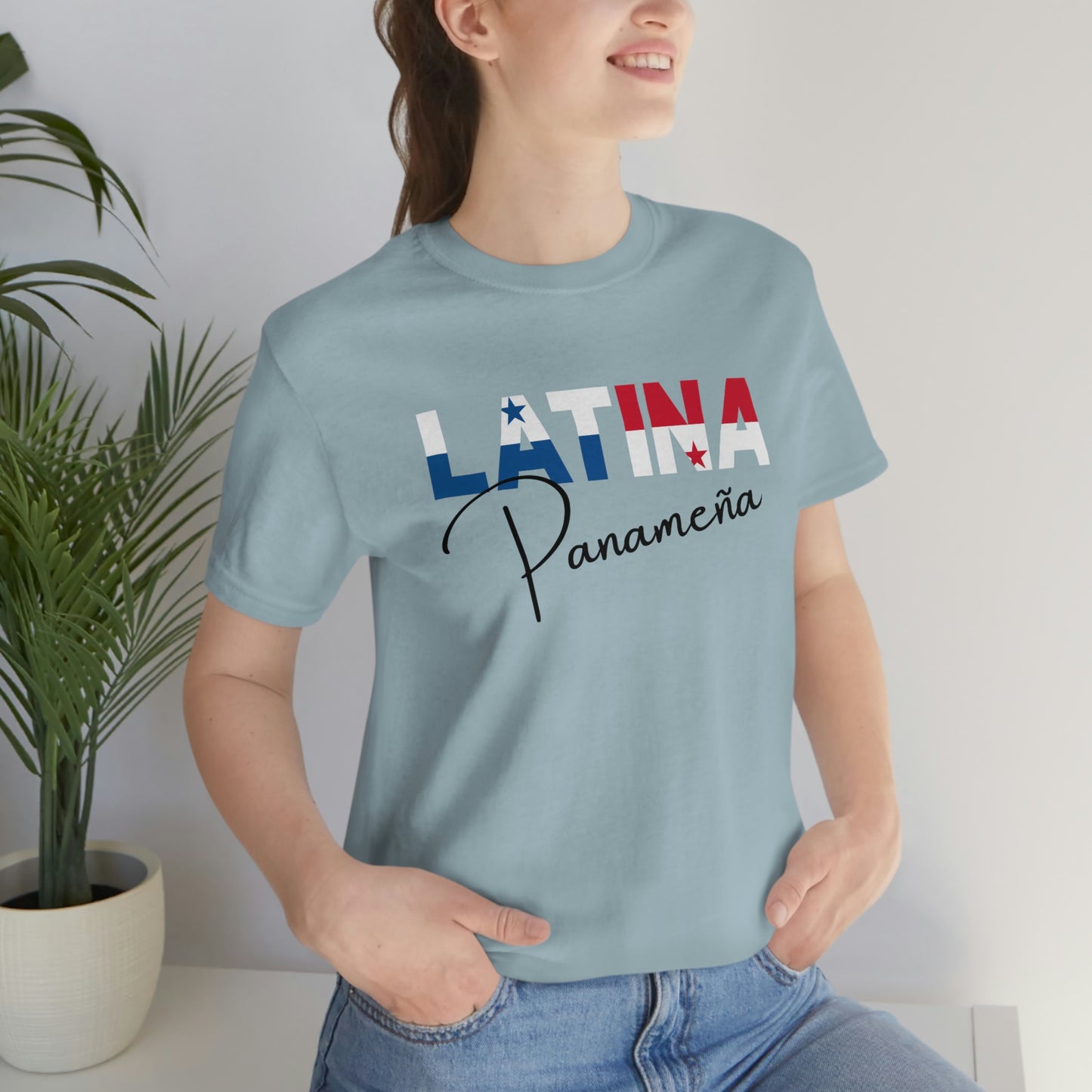 Latina Panameña, Shirt