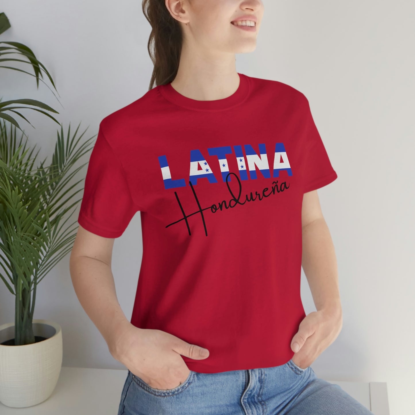 Latina Hondureña, Shirt