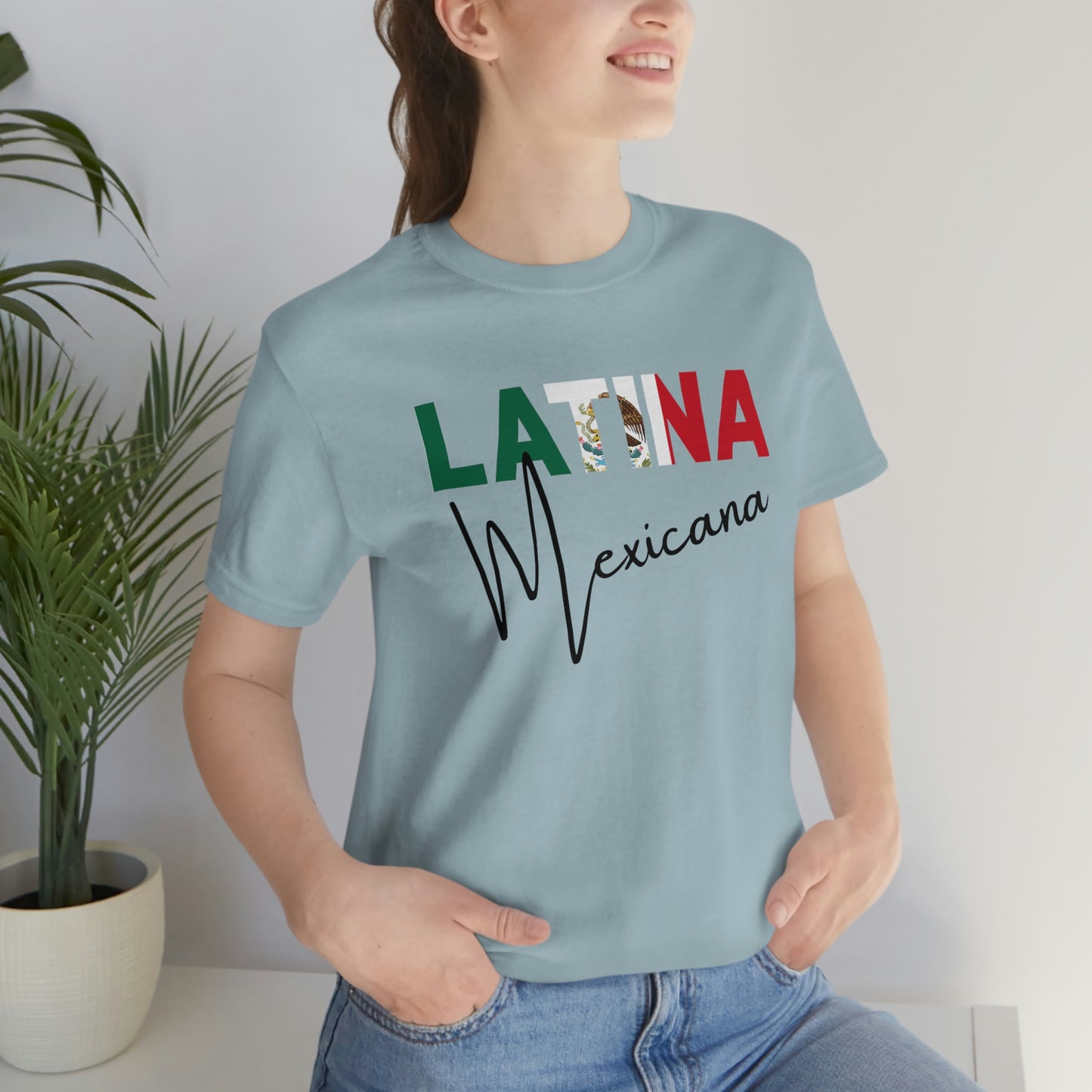 Latina Mexicana, Shirt