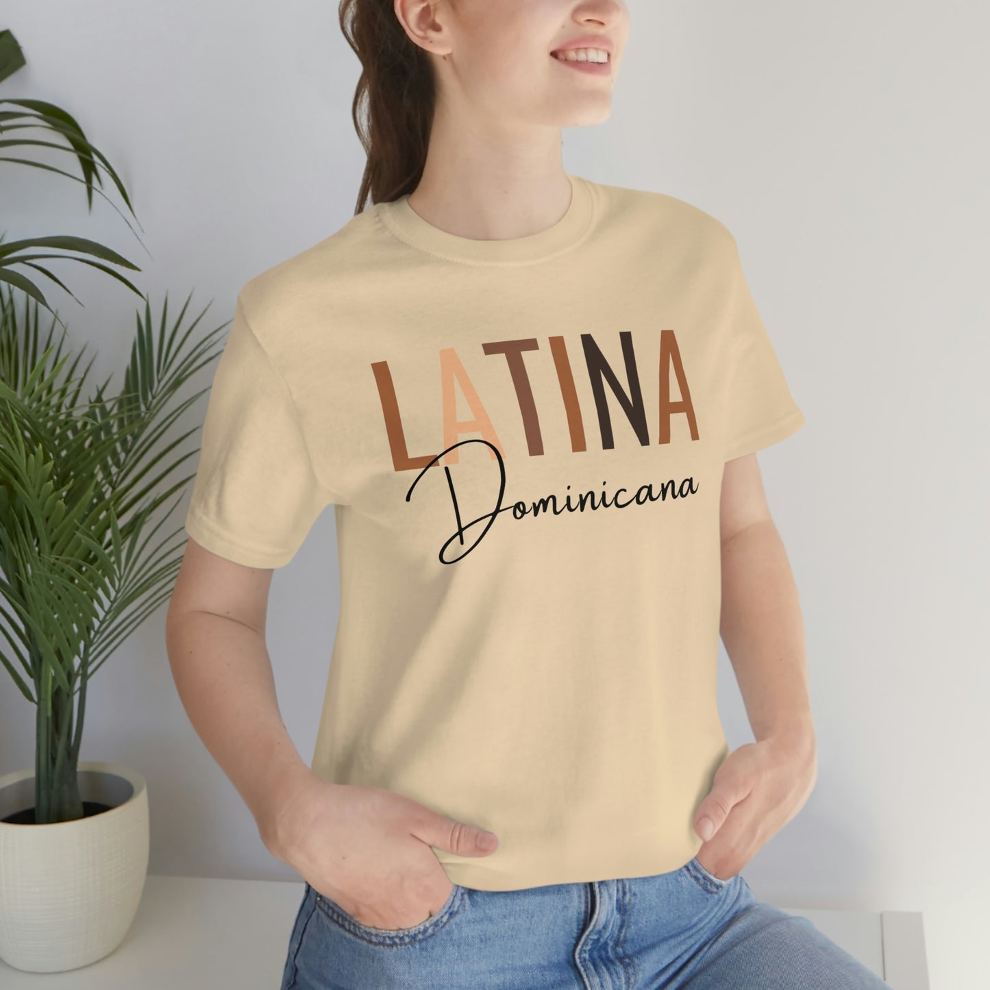 Latina Dominicana, Shirt