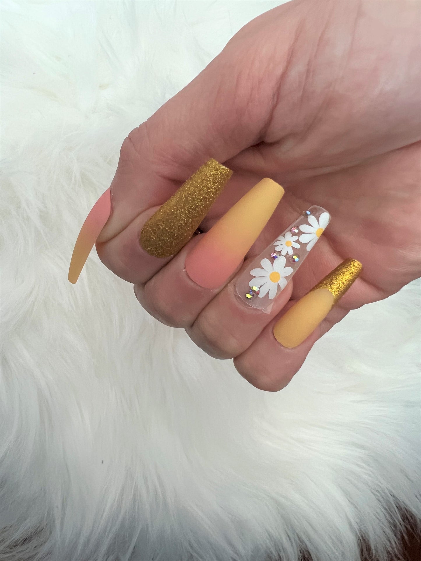 Sunshine, Press on Nails