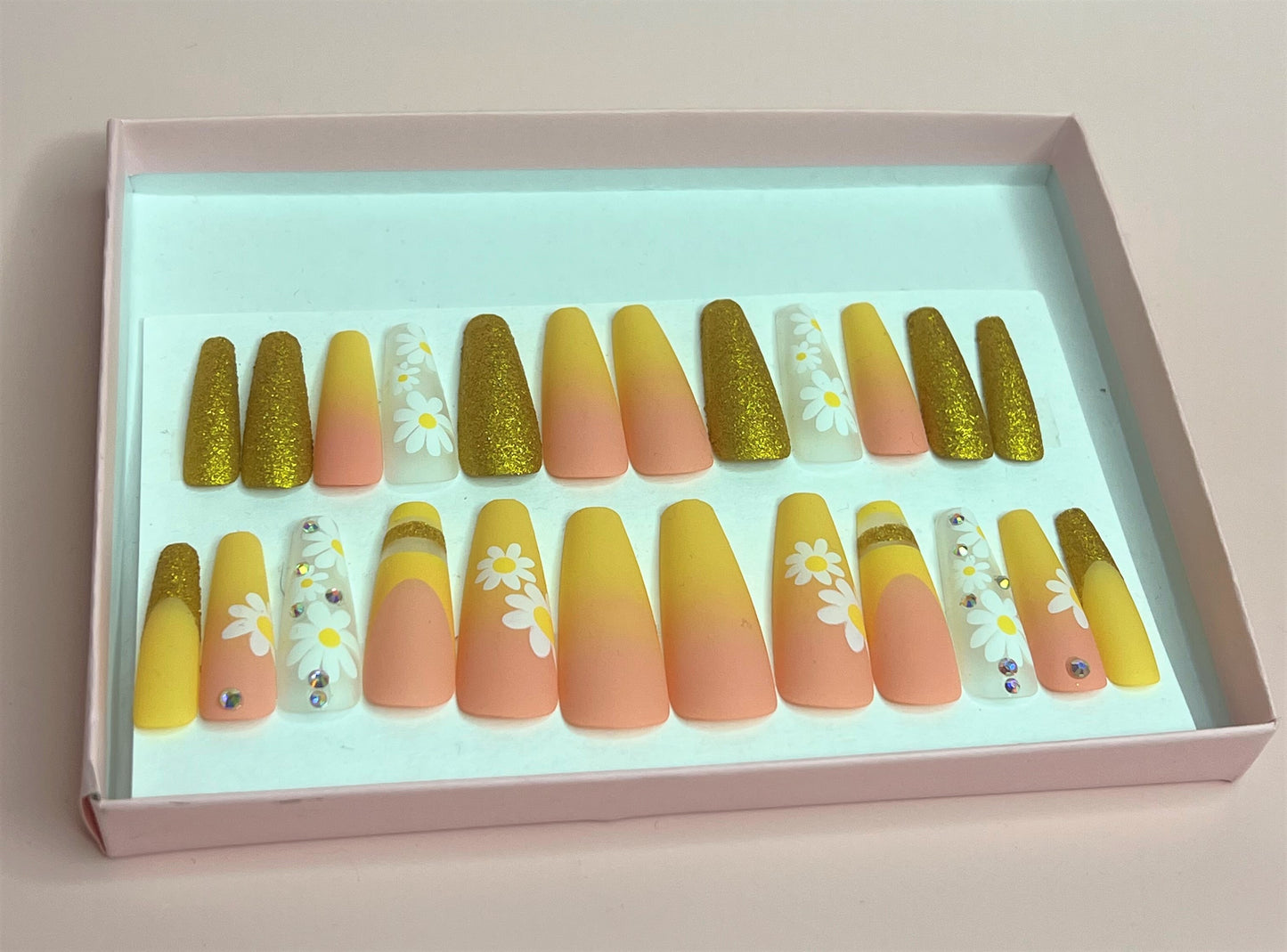 Sunshine, Press on Nails