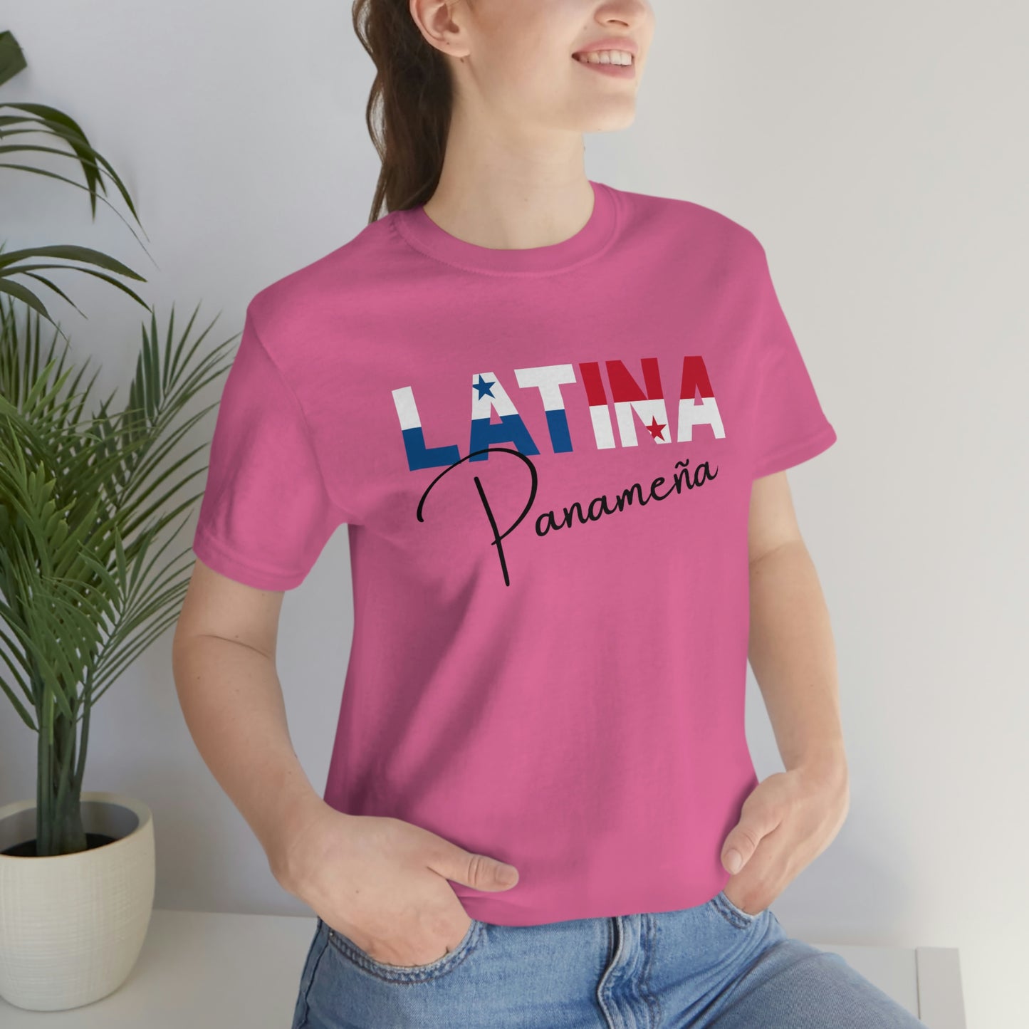 Latina Panameña, Shirt