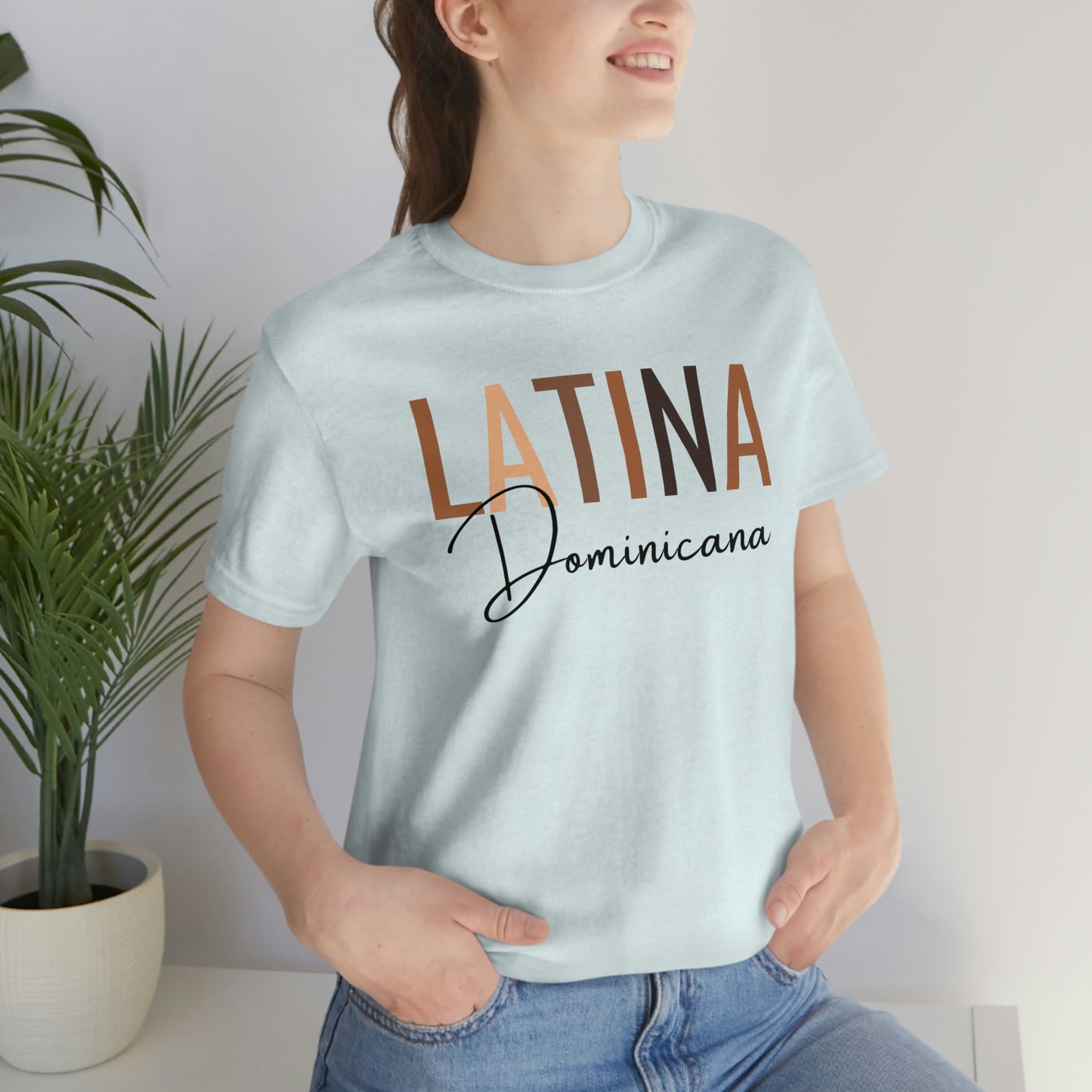 Latina Dominicana, Shirt