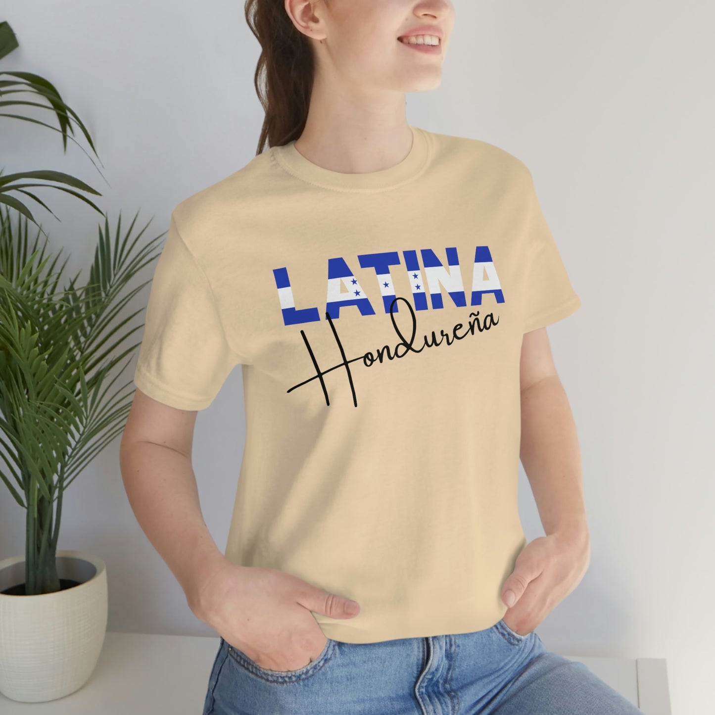 Latina Hondureña, Shirt